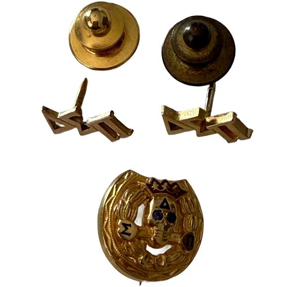 Vintage Delta Sigma Pi Gold Tone Skull Badge Pin w/ Rhinestone Eyes - Lot of 3 - Picture 4 of 10